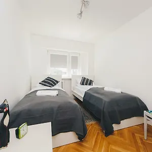 Apartament Shortstaypoland Aleja Solidarnosci, Warszawa