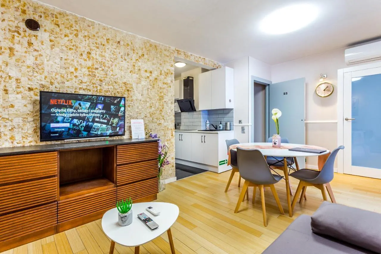 Jessapart- Babka Tower Apartment 0*, Warsaw