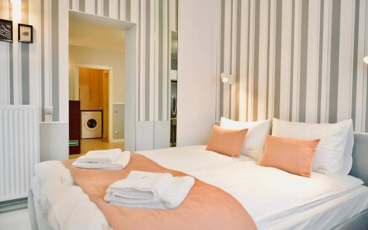 Jessapart- Babka Tower Apartment 0*, Warsaw